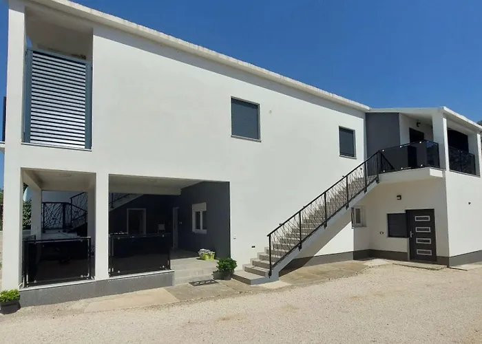 Apartmani Karla Paklenica