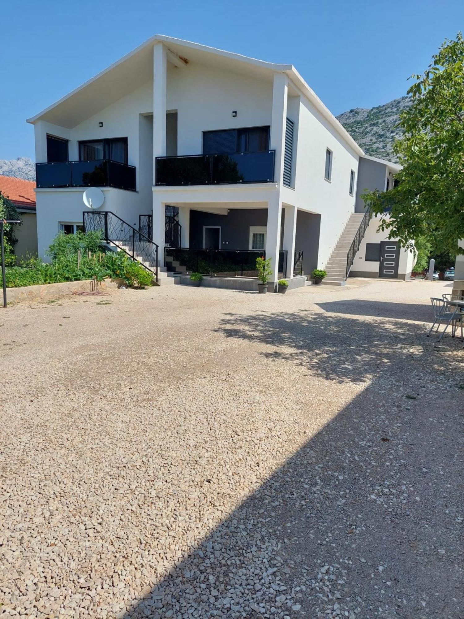 Karla Paklenica Apartment Starigrad Paklenica
