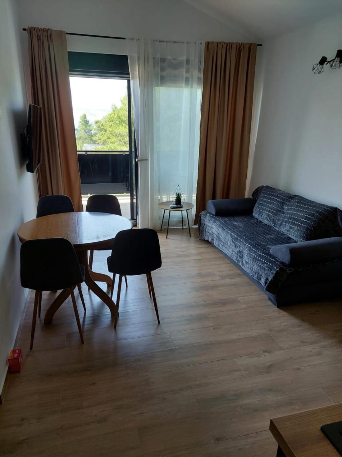 Apartment Karla Paklenica Starigrad Paklenica