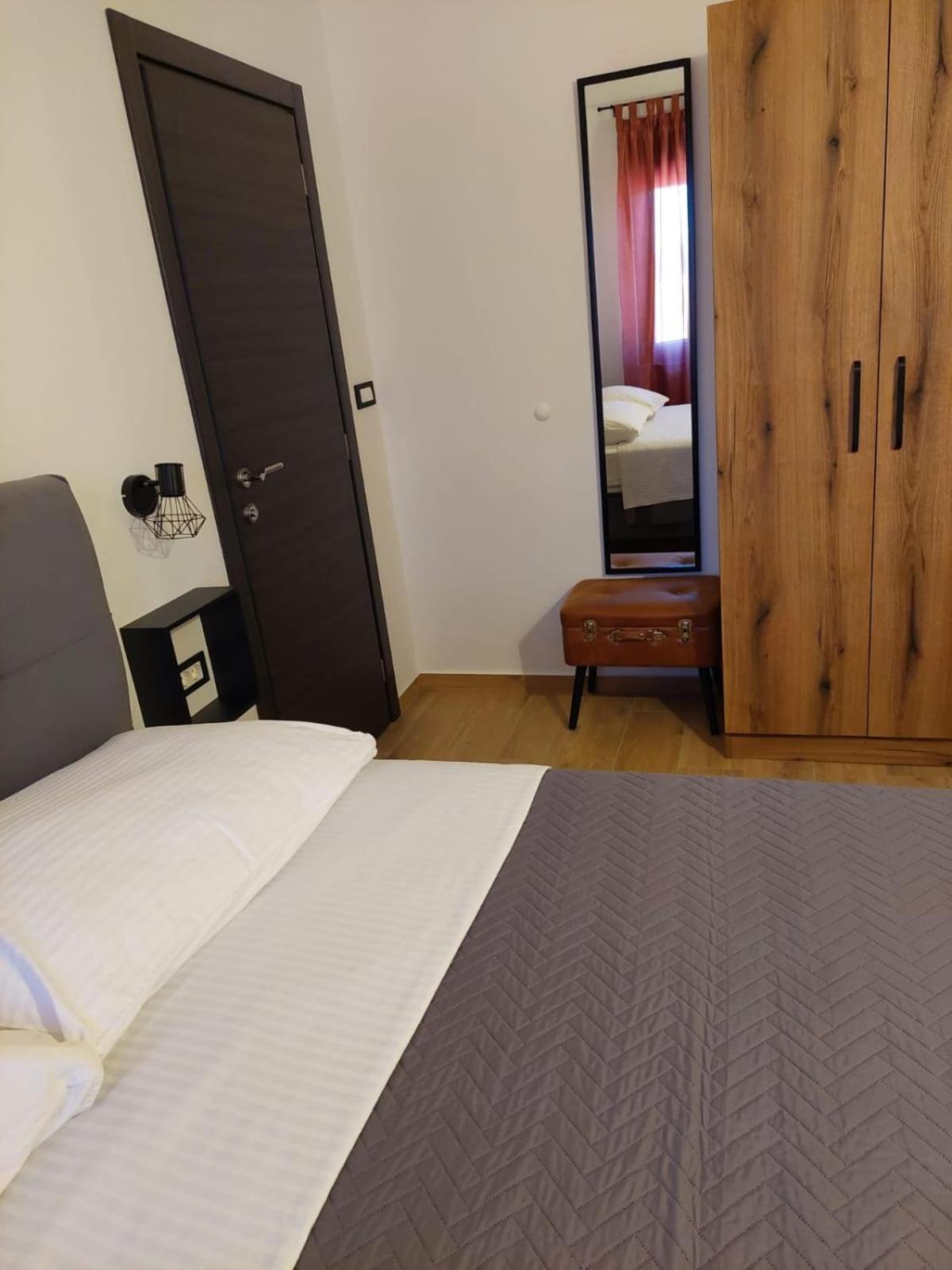 Apartment Karla Paklenica Starigrad Paklenica